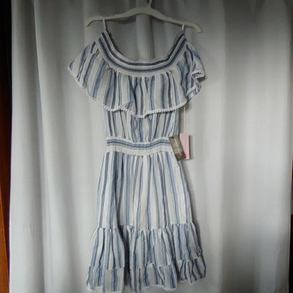 Eva Mendes size S tall off the shoulder sundress